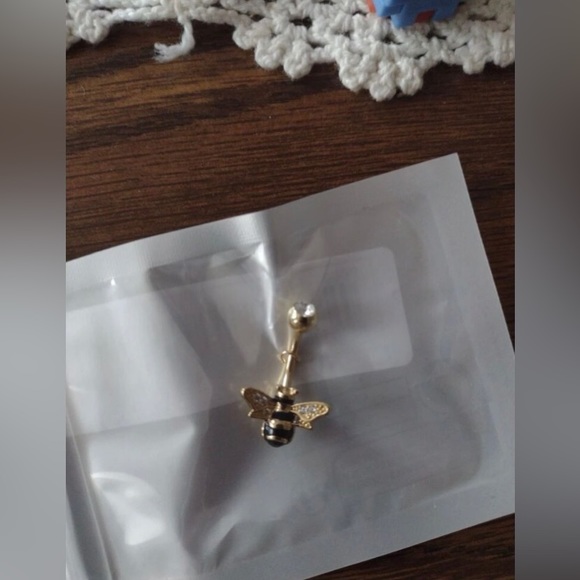 Restock🐝🆕 🐝 Bee Design Goldtone Belly Ring- 14G Stainless Steel NWT - Picture 7 of 13